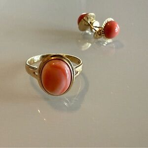 Coral Cabachon Bezel Set 14K Yellow Gold Ring  Size 5.25 Matching Coral Earrings